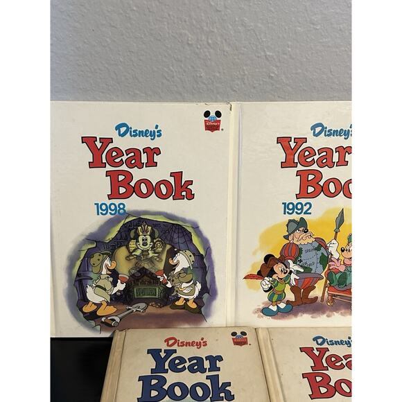 Disney's Year Book Hard Cover 1984-1990, 92 & 98 Yearbook. 89 & 94 Disneys Diary - Picture 5 of 5